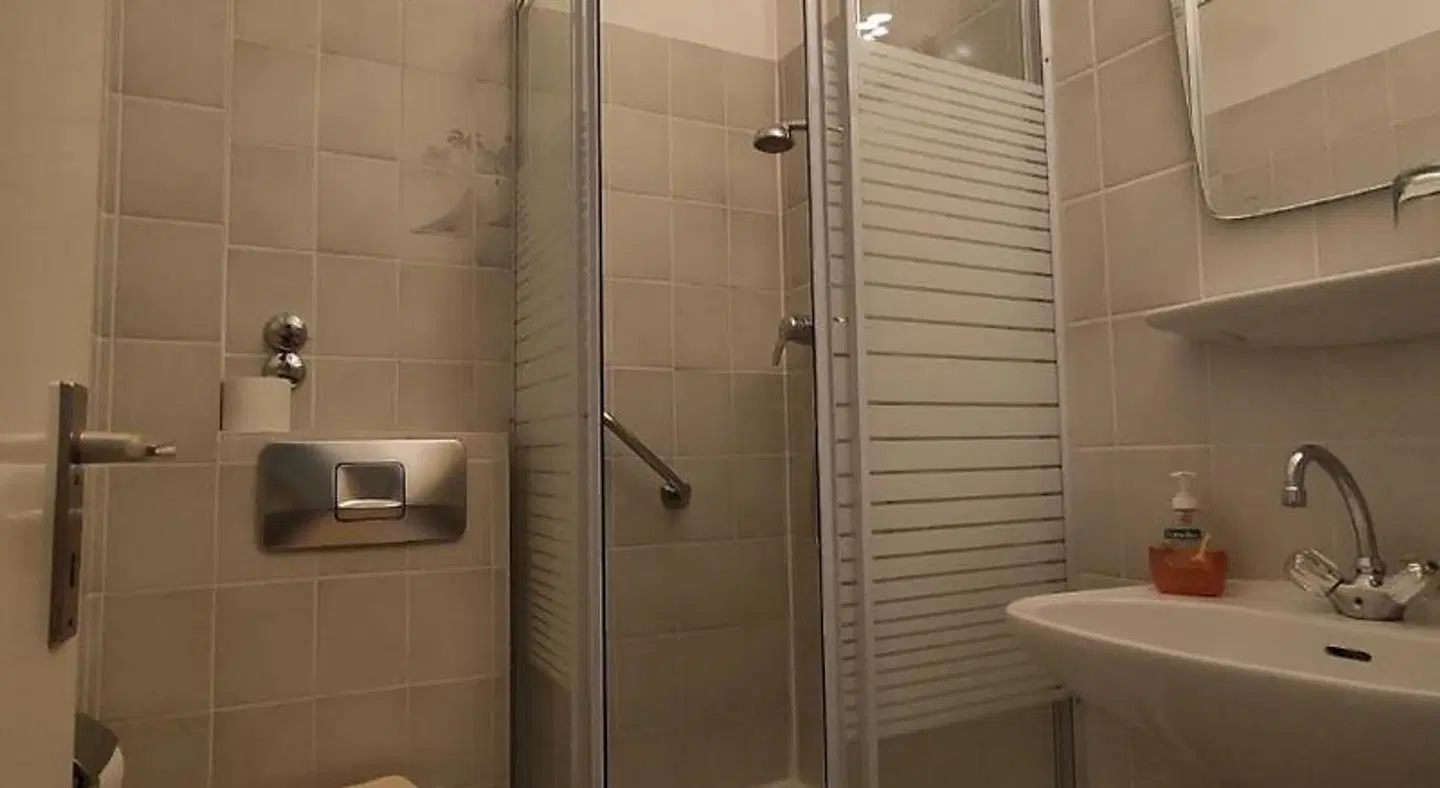 Condi Hotel Badezimmer