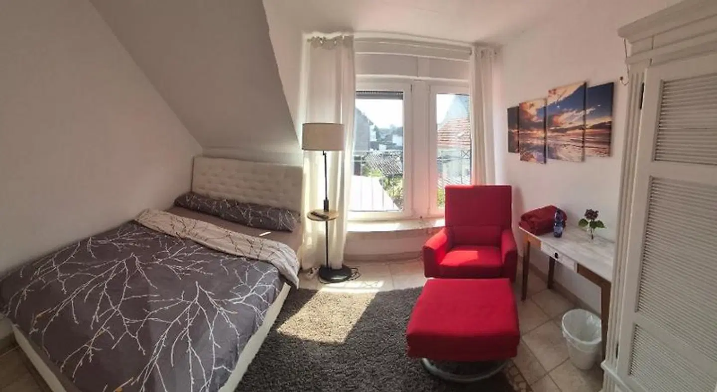Schonste Lage am Rhein in unmittelbarer Stadtnahe, B & B ROOM_EXAMPLE