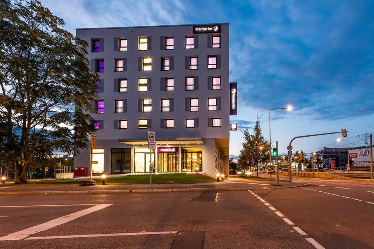 Premier Inn Stuttgart Feuerbach EXTERIOR