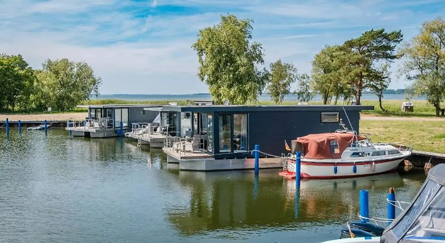 Marina Martinshafen OUTDOOR_POOL