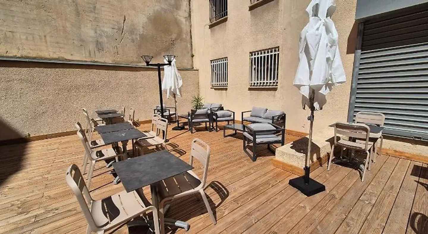 ibis Marseille Centre Prefecture Terrasse