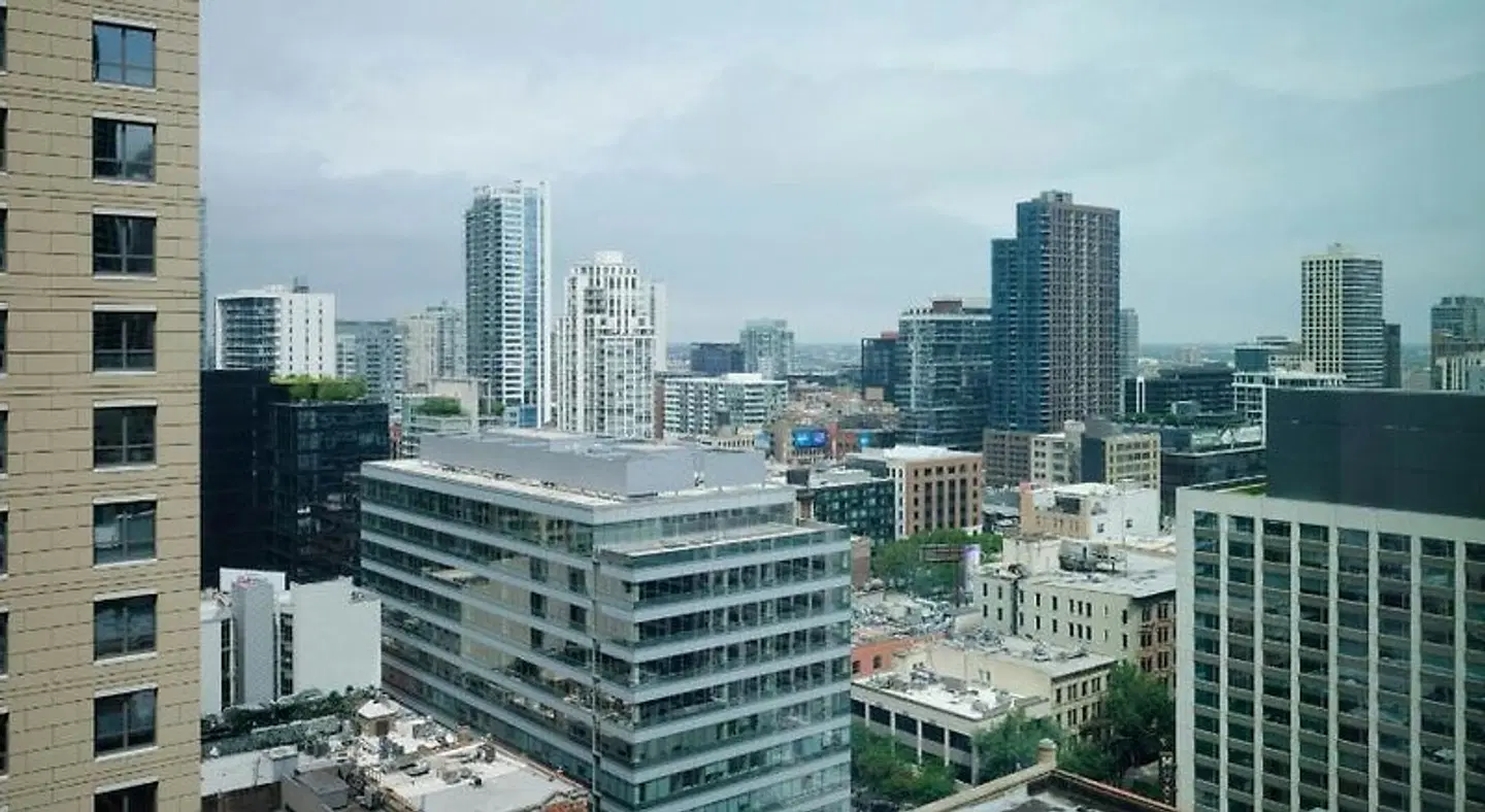 SpringHill Suites by Marriott Chicago Downtown/River North EXTERIOR