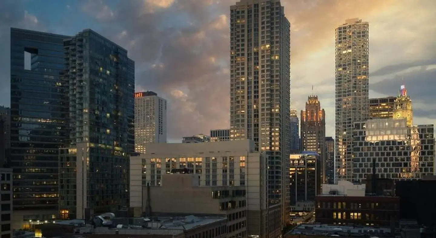 SpringHill Suites by Marriott Chicago Downtown/River North EXTERIOR