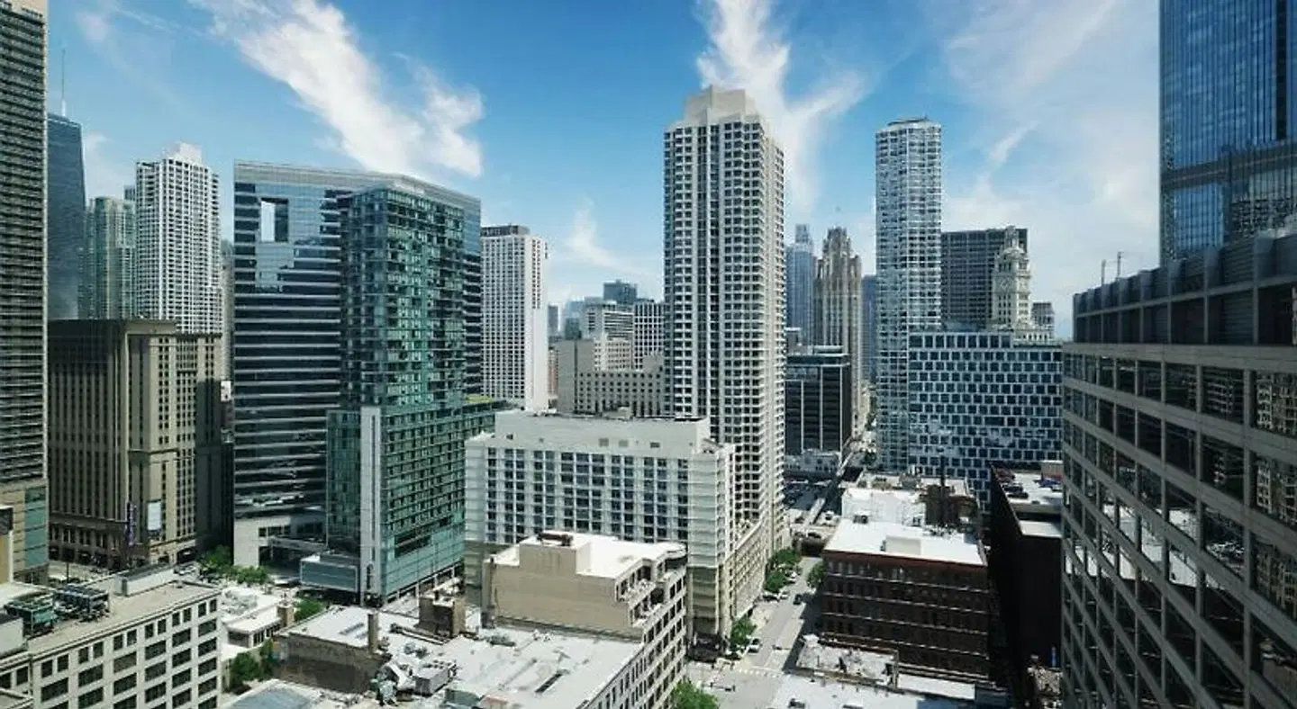 SpringHill Suites by Marriott Chicago Downtown/River North EXTERIOR