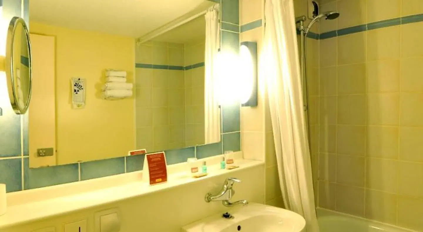 Balladins Bordeaux / Mérignac Badezimmer