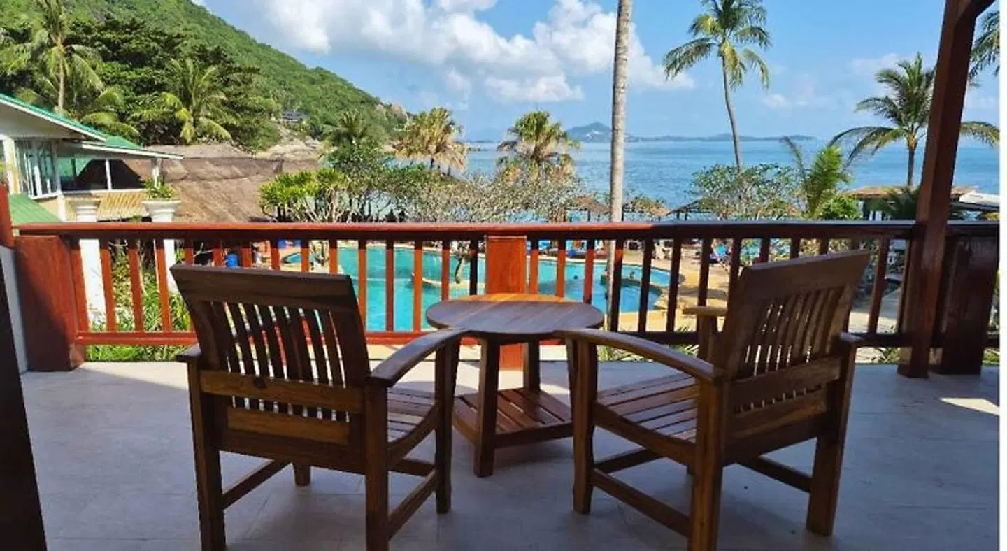 Crystal Bay Yacht Club Terrasse