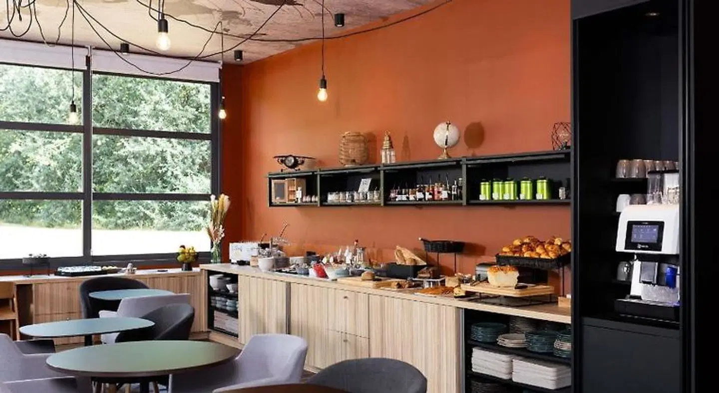 ibis Styles Lille Airport Bar