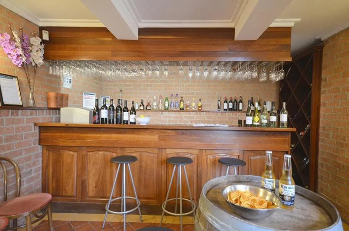 Central Springs Inn Bar