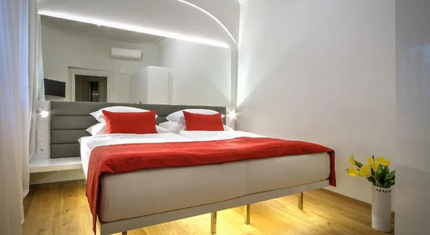 Bishop's House ROOM_EXAMPLE