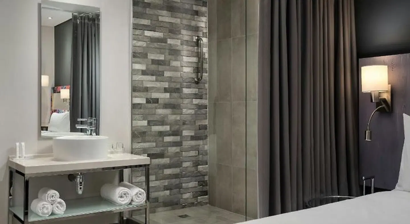 Protea Hotel by Marriott Fire & Ice! Cape Town Badezimmer
