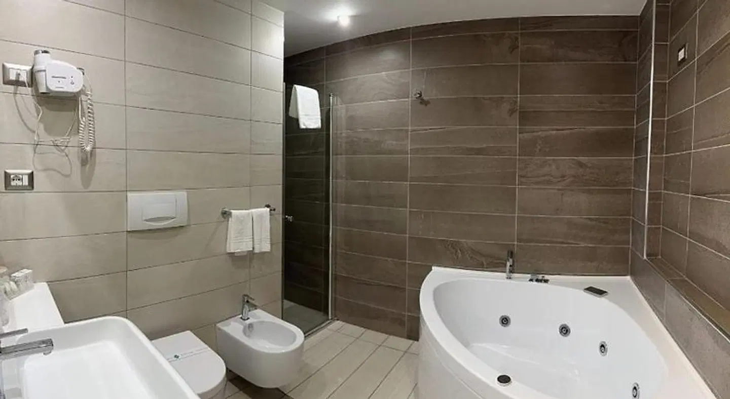 Viva Hotel Avellino Badezimmer