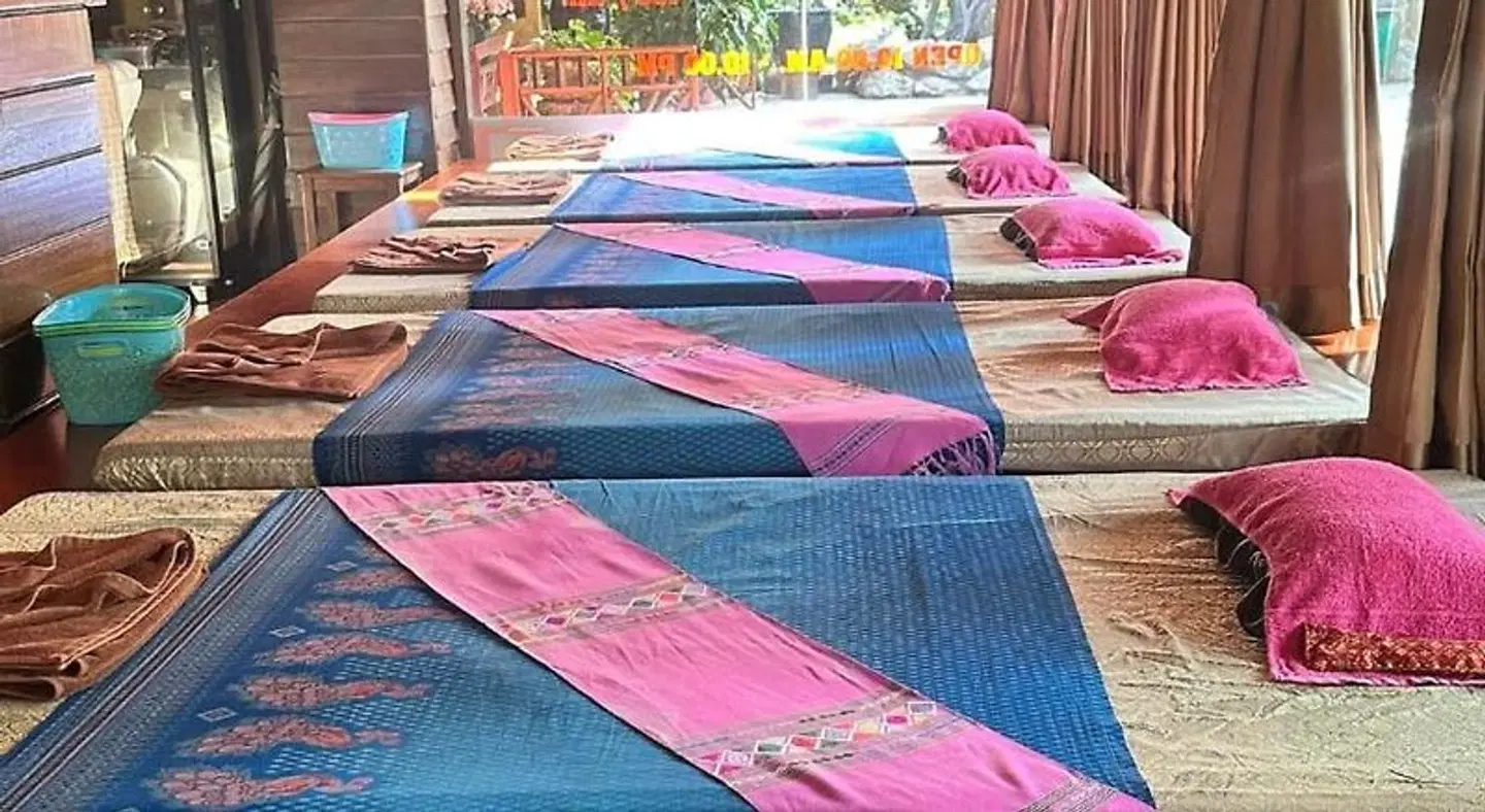 Baan Vanida Garden Resort PEOPLE