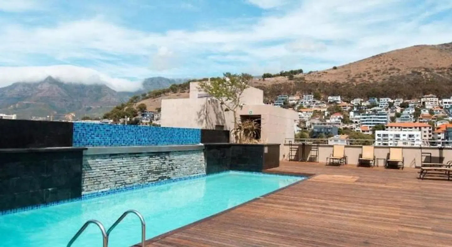 Cape Royale Luxury Suites OUTDOOR_POOL