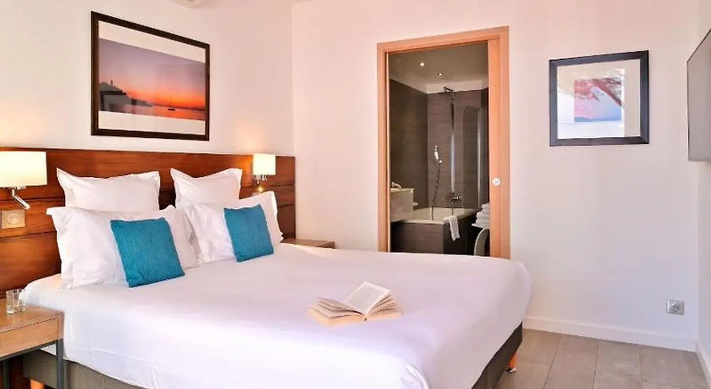 La Roya ROOM_EXAMPLE