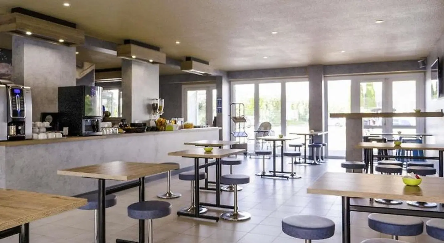 ibis budget Arles Sud Fourchon Bar