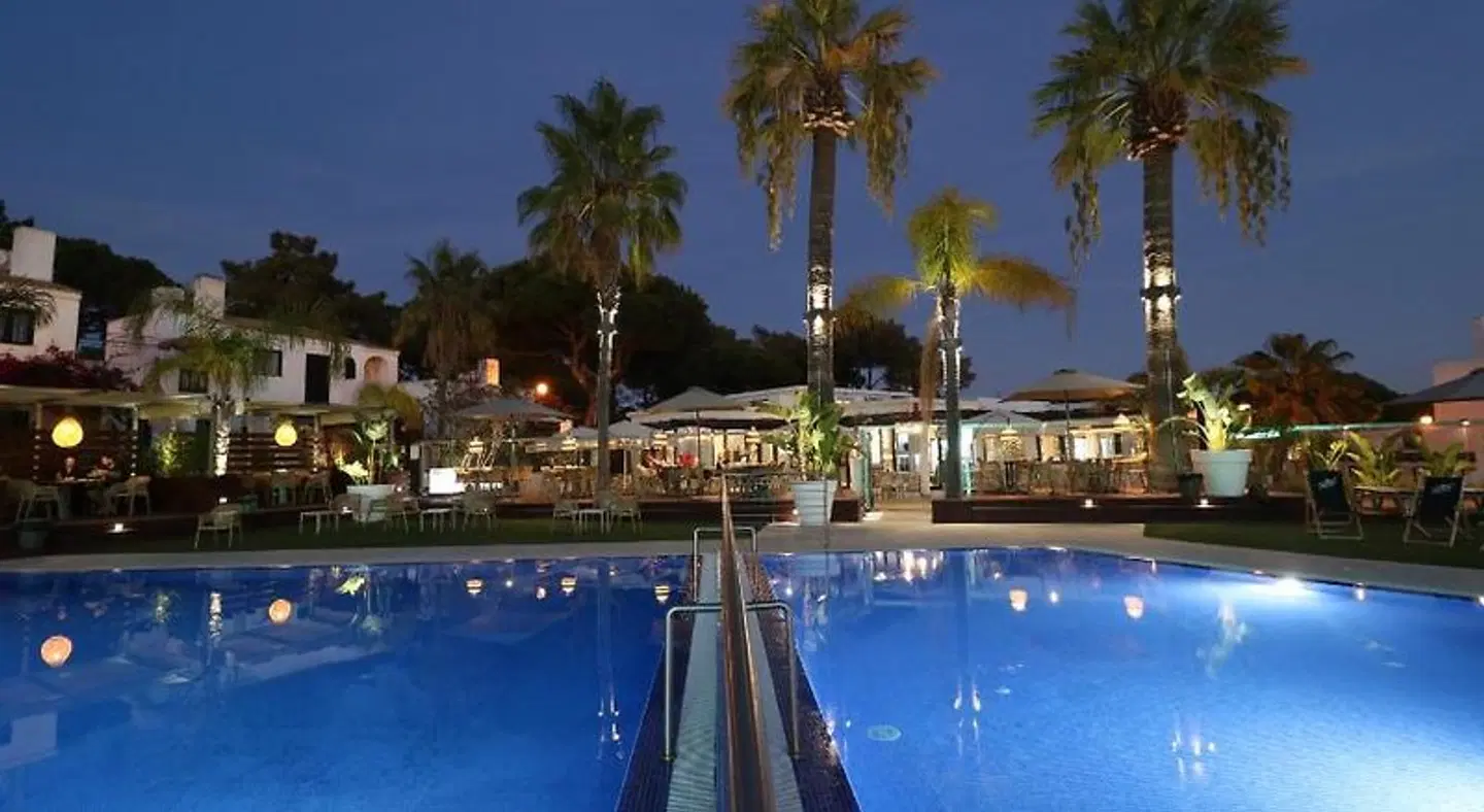 Apartamentos Honorio OUTDOOR_POOL