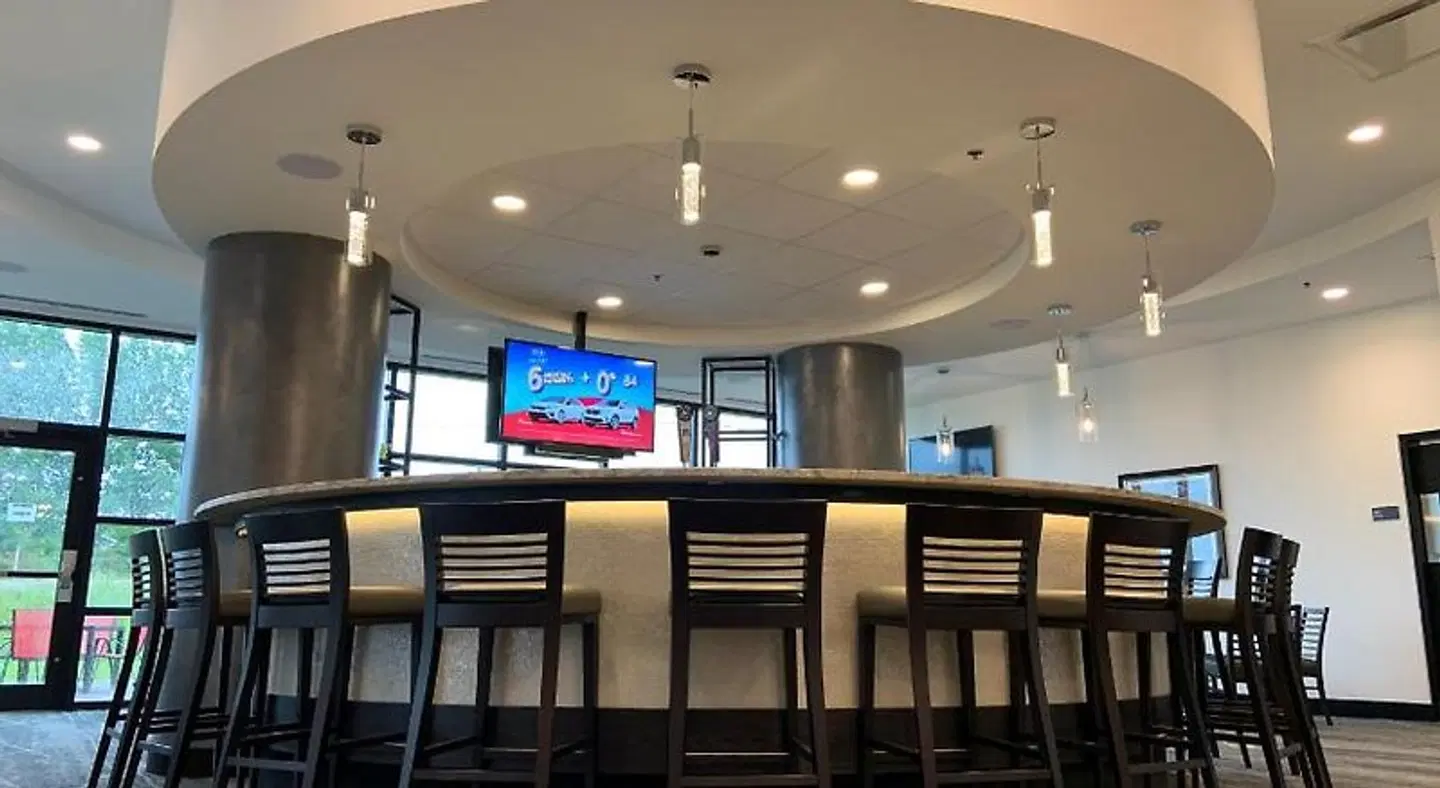Best Western Premier Northwood Hotel Bar
