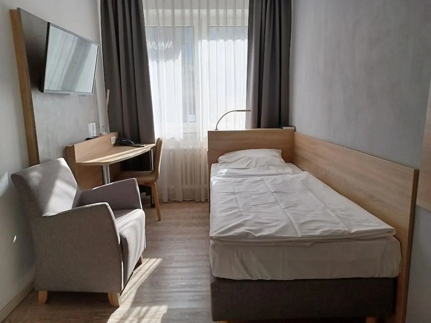Europa ROOM_EXAMPLE