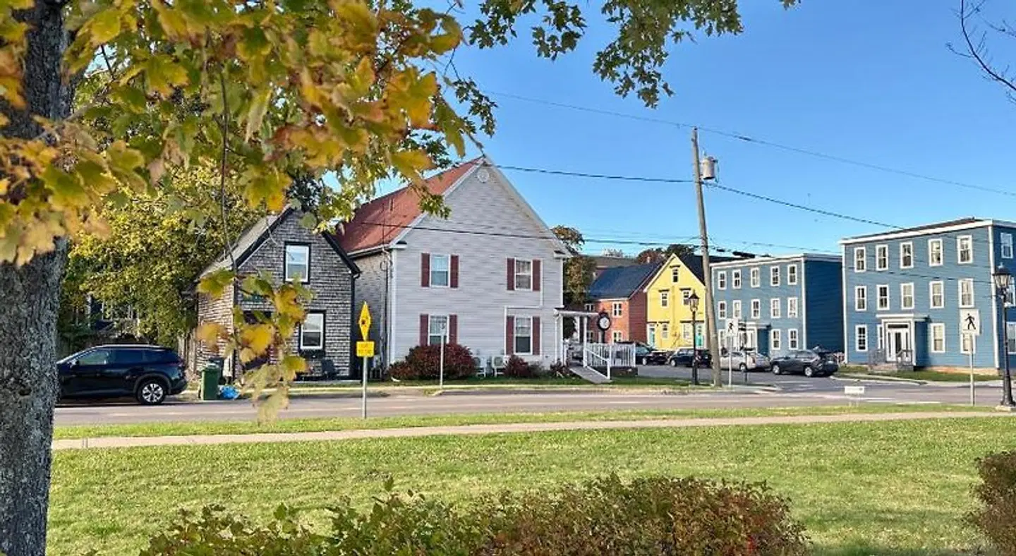 Inn on the Harbour EXTERIOR