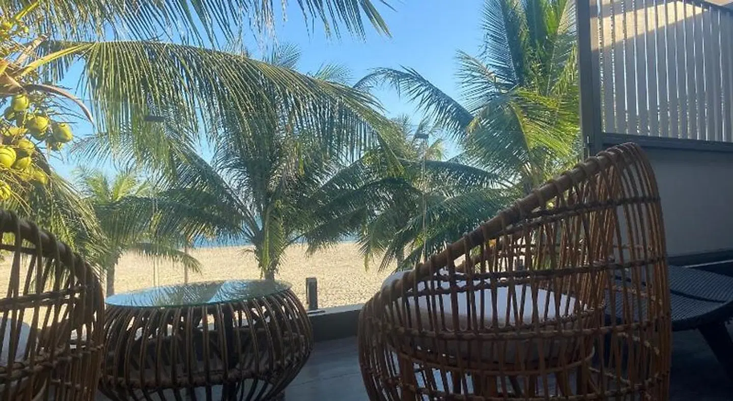 Triple Tree Beach Resort Terrasse