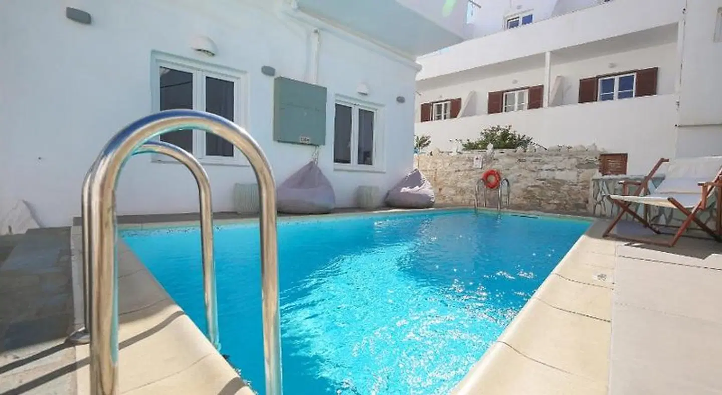 Madaky Hotel OUTDOOR_POOL