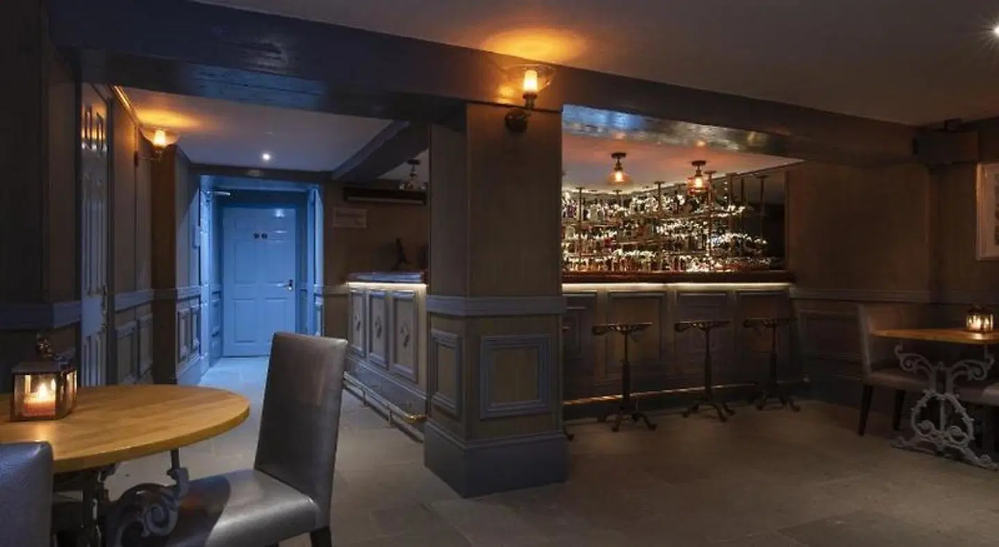 Twenty Hotel and Bar Bar