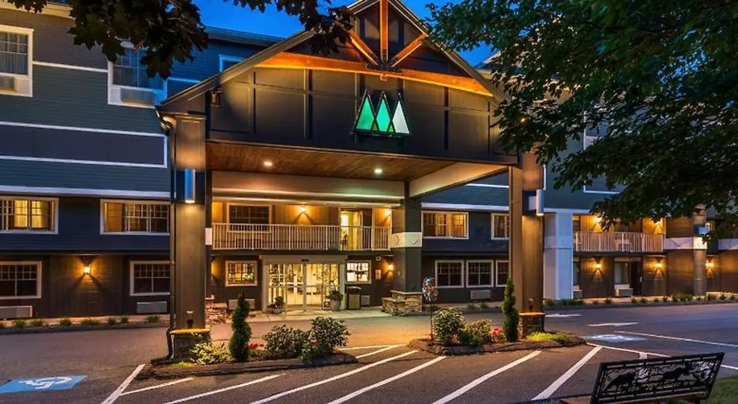 Maine Evergreen Hotel, Ascend Hotel Collection EXTERIOR