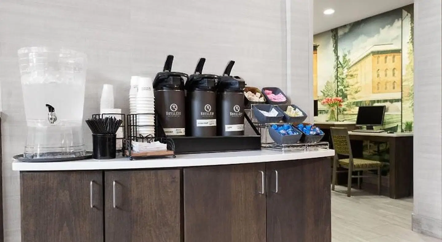 La Quinta Inn & Suites Columbus - Edinburgh SPORTS_AND_LEISURE