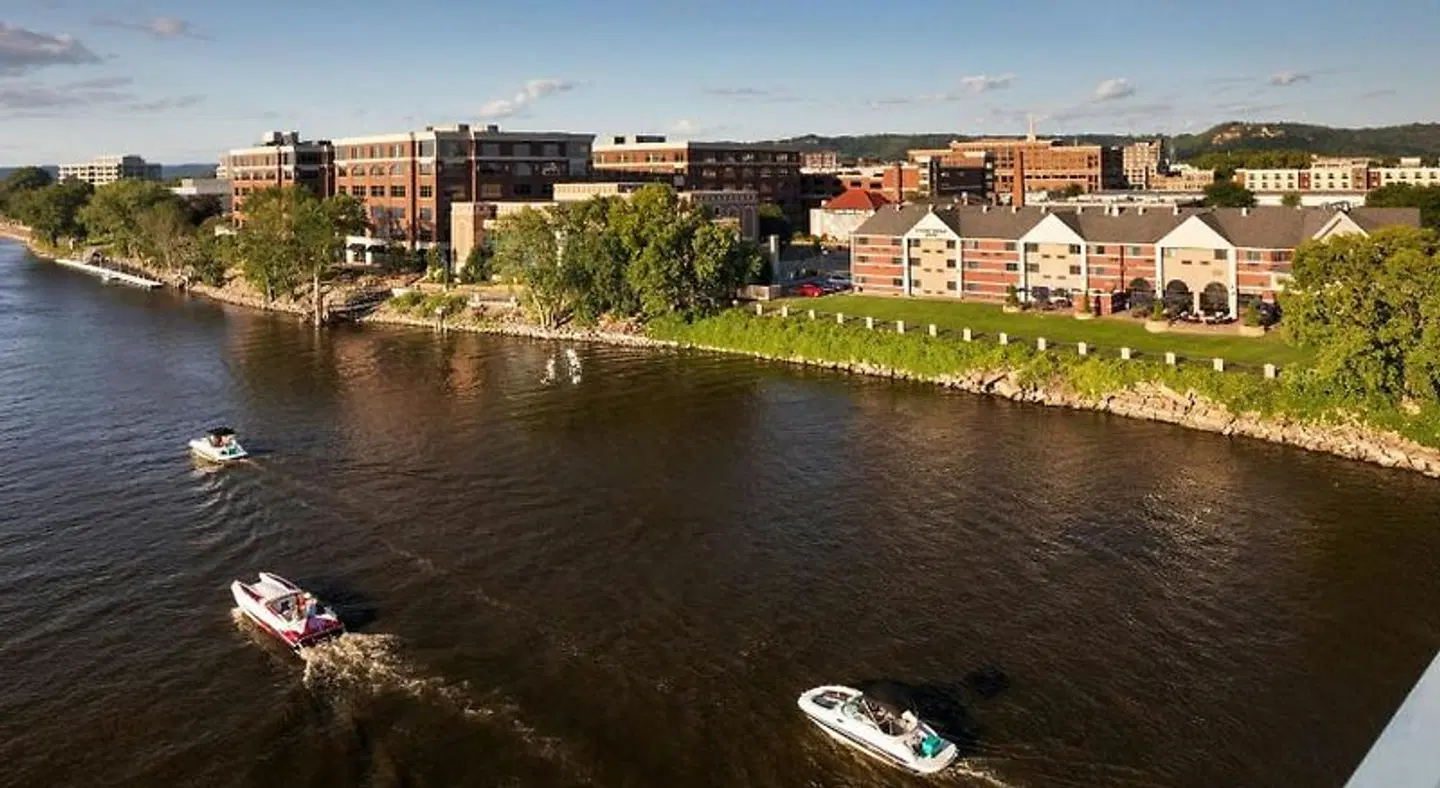 Courtyard by Marriott La Crosse Downtown/Mississippi Riverfront EXTERIOR