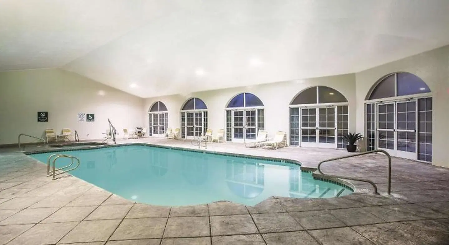 La Quinta Inn & Suites by Wyndham Conference Center Prescott Hallenbad