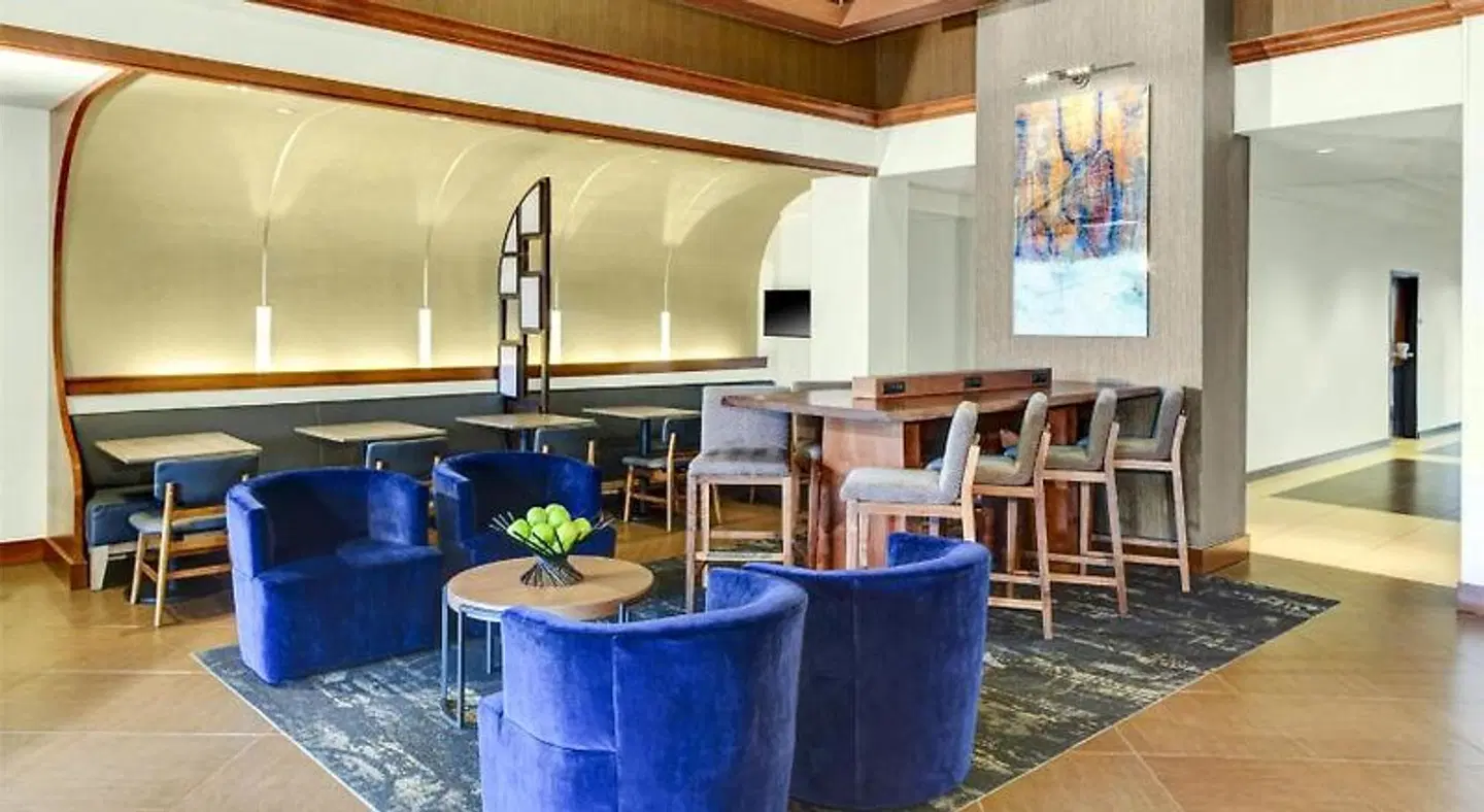 Hyatt Place Atlanta/Alpharetta/Windward Parkway Bar