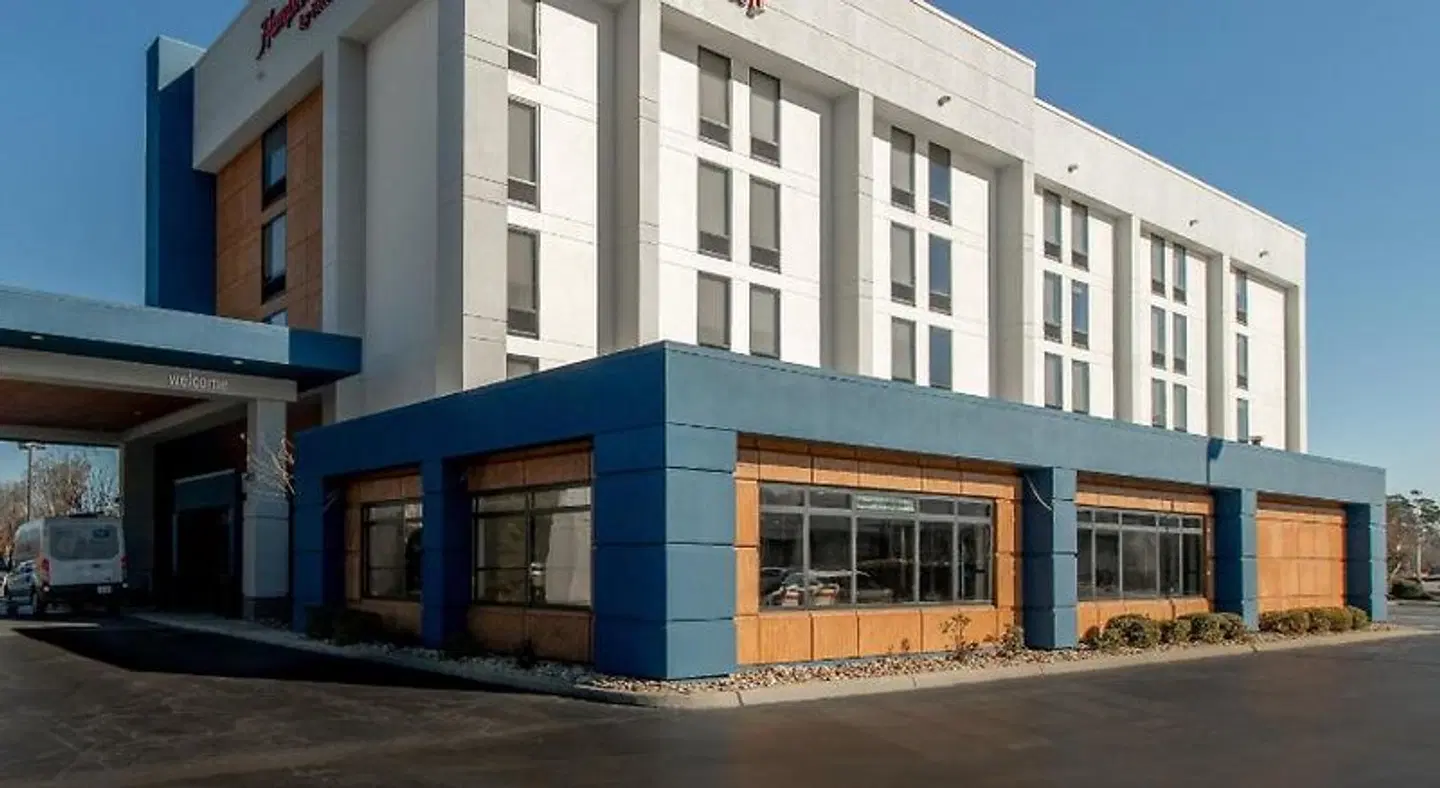 Hampton Inn Newport News-Yorktown EXTERIOR