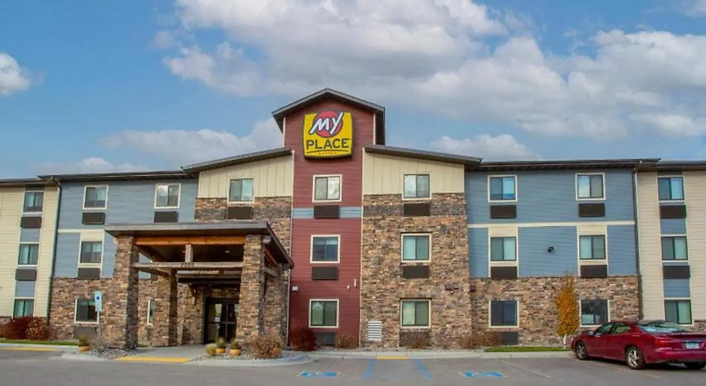 My Place Hotel Fargo EXTERIOR