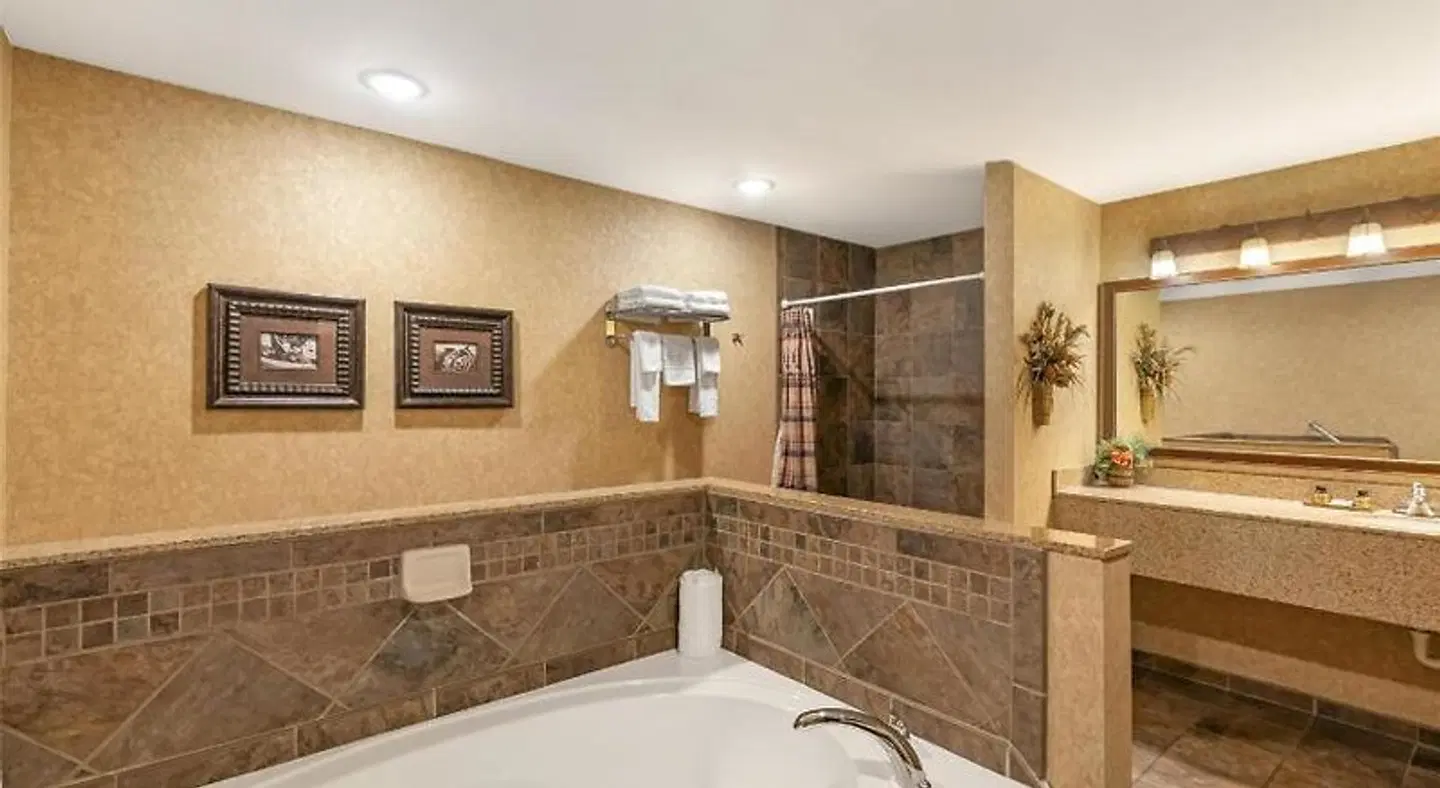 Best Western Plus Kelly Inn and Suites Badezimmer