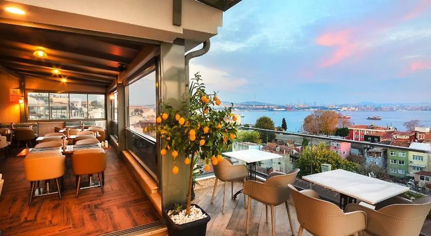Azade Premier Terrasse
