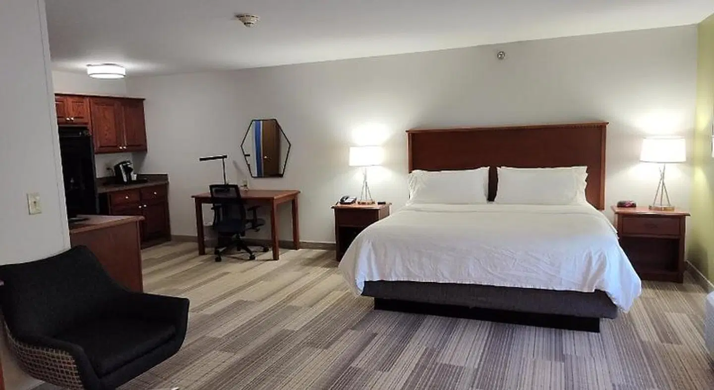 Holiday Inn Express & Suites Sioux Falls At Empire Mall by IHG ROOM_EXAMPLE