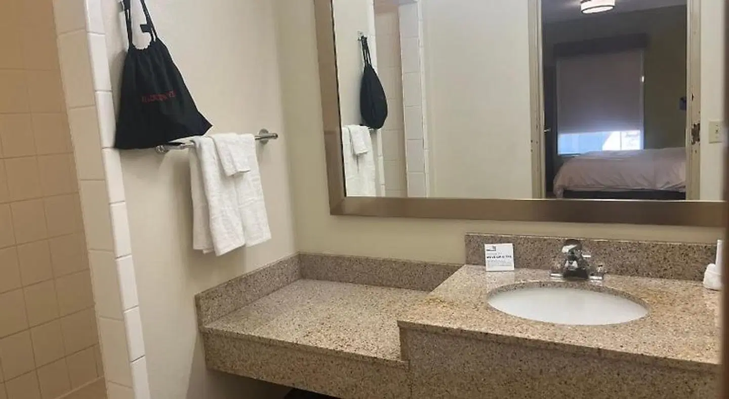 Holiday Inn Express & Suites Sioux Falls At Empire Mall by IHG Badezimmer