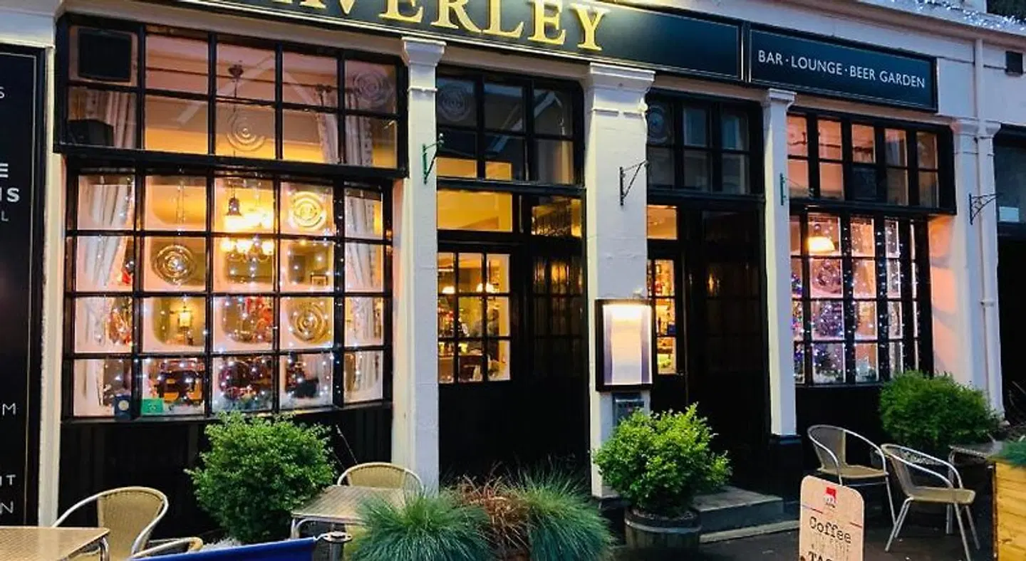 The Waverley Hotel EXTERIOR