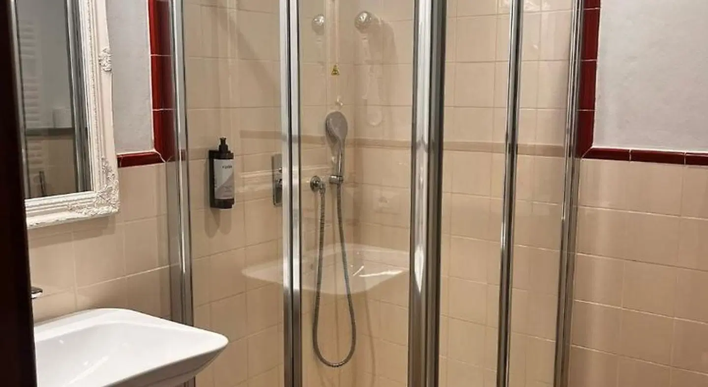 Hotel Nizza Badezimmer
