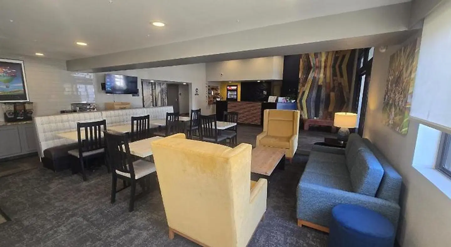Best Western North I-25 Hotel Bar