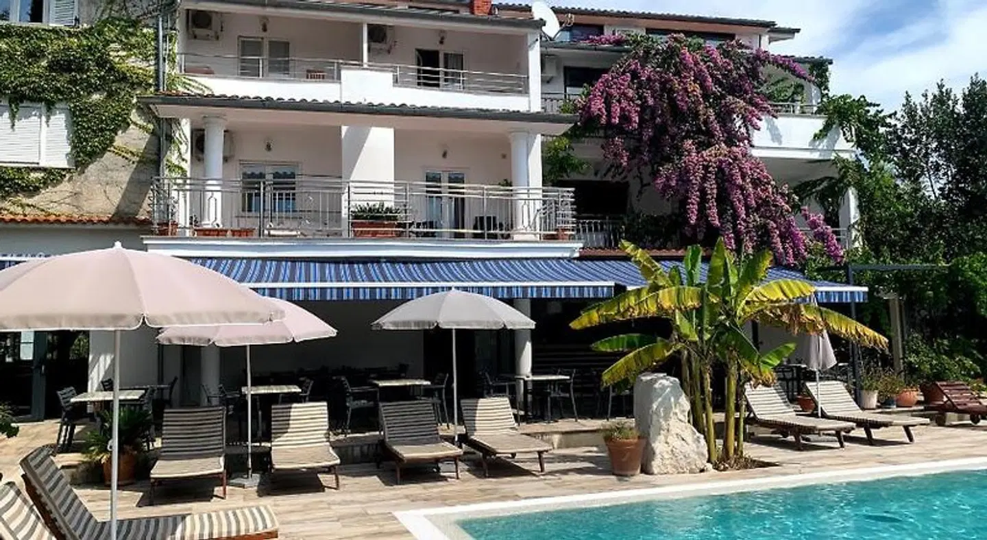 Gargamelo Pension OUTDOOR_POOL