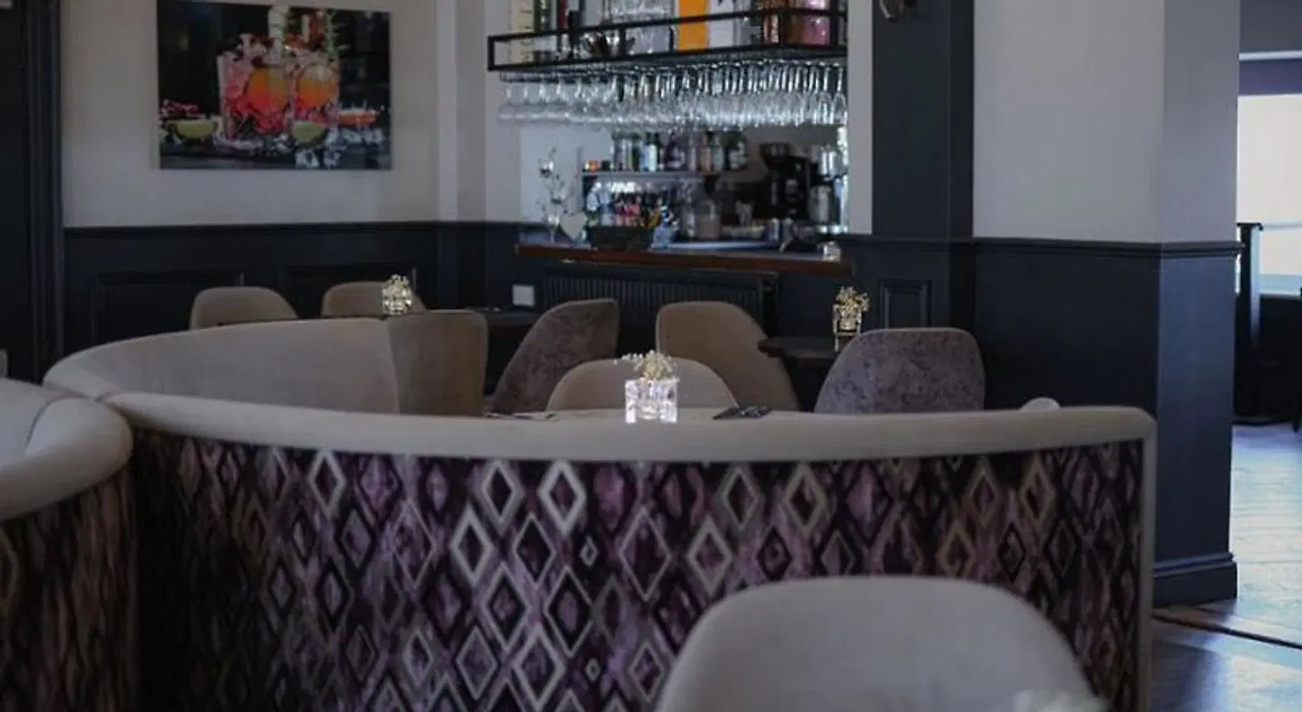 The Lilly Bar