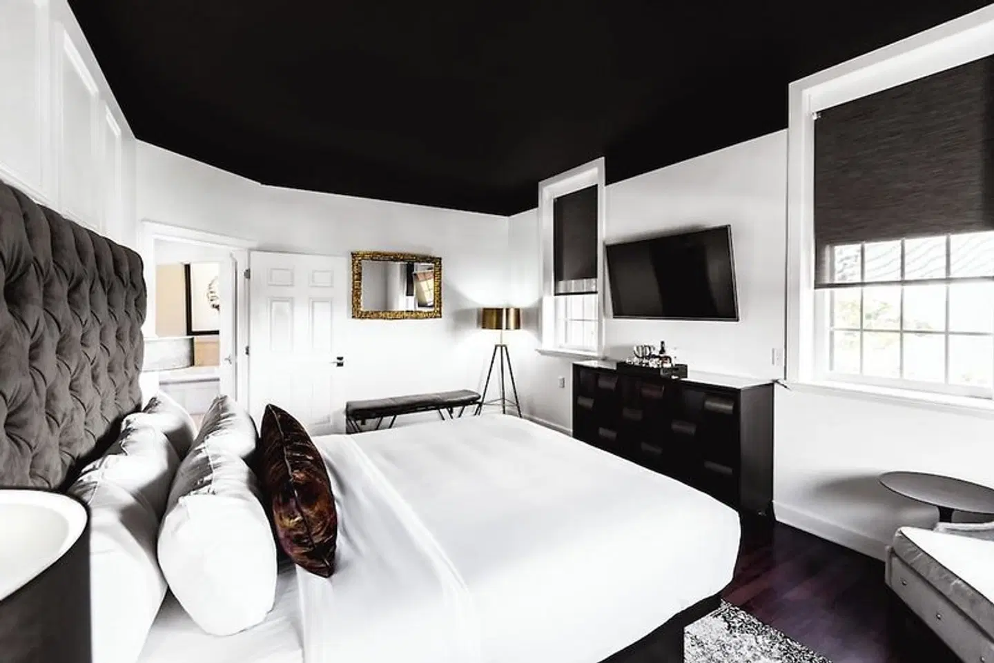 The Delafield Hotel ROOM_EXAMPLE