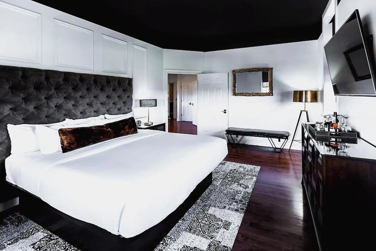 The Delafield Hotel ROOM_EXAMPLE