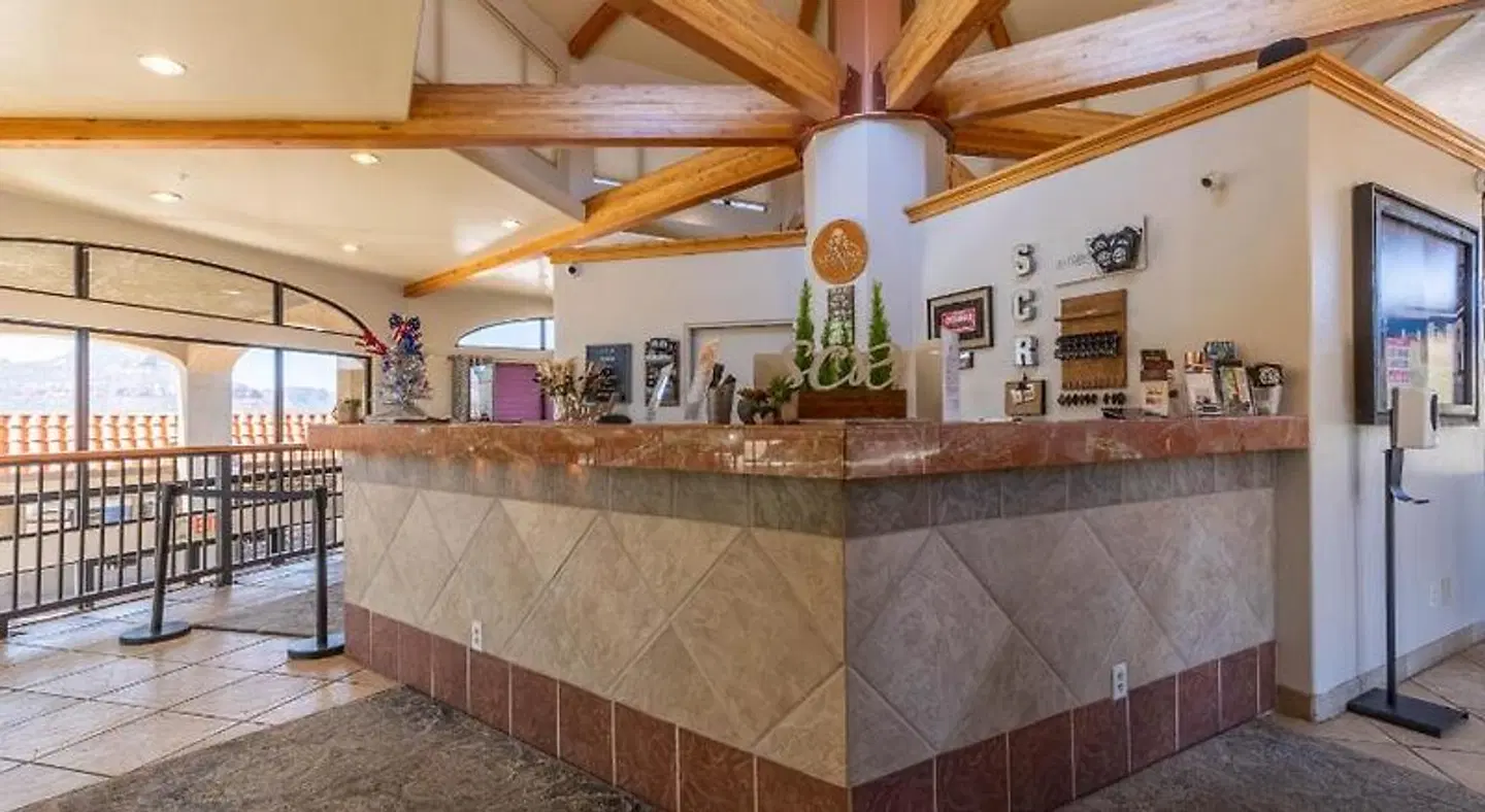 Cedars Resort LOUNGE_LOBBY