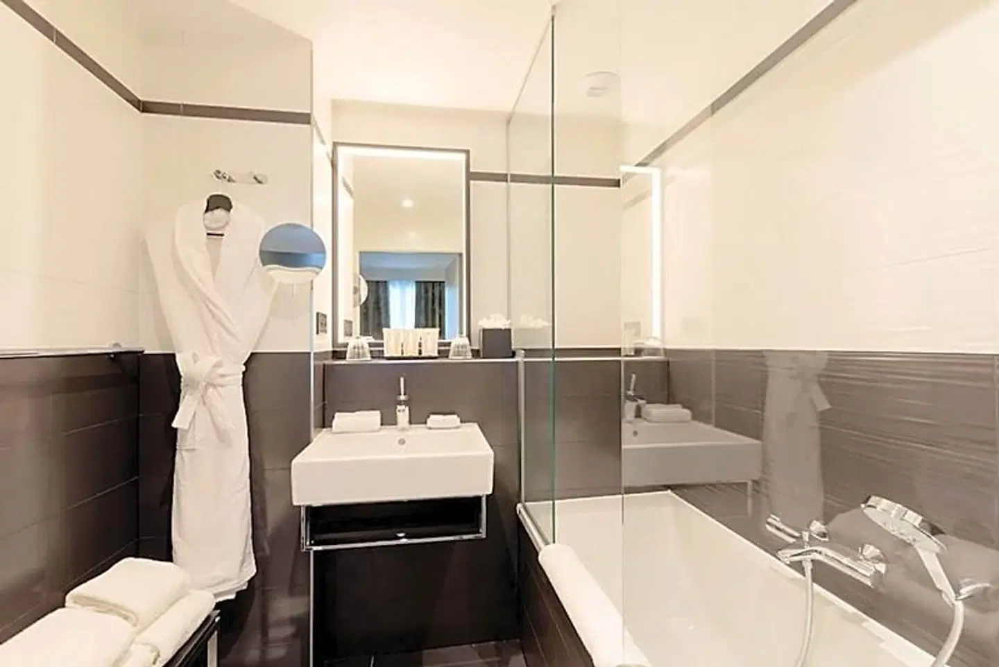 XO Hotel Badezimmer