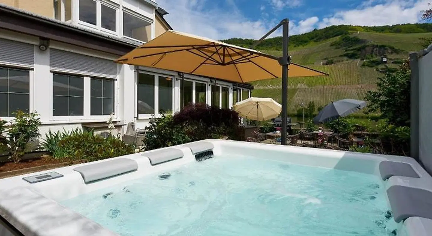 Moselhotel Sonnenuhr OUTDOOR_POOL