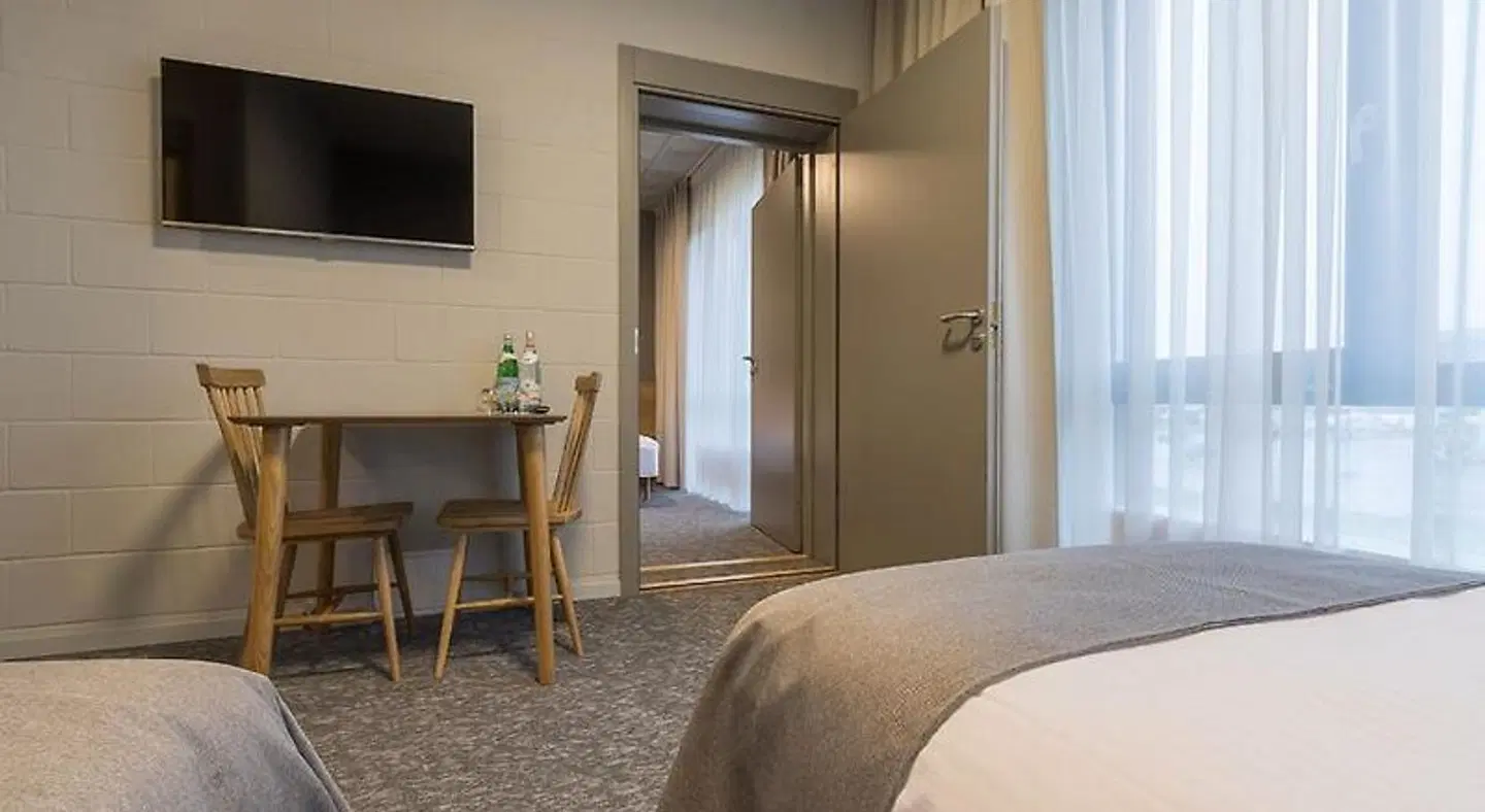 Air Hotel ROOM_EXAMPLE