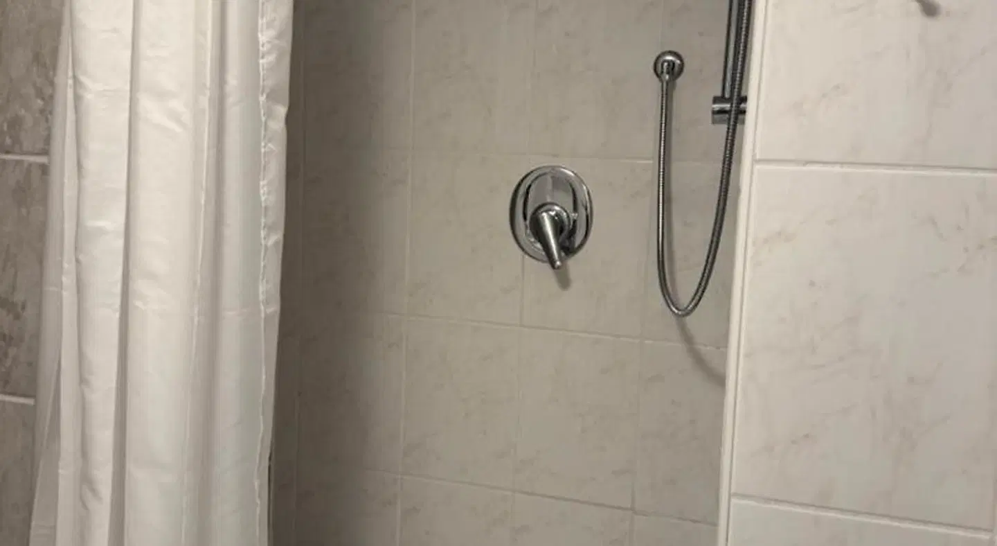 Schwarzer Adler Badezimmer