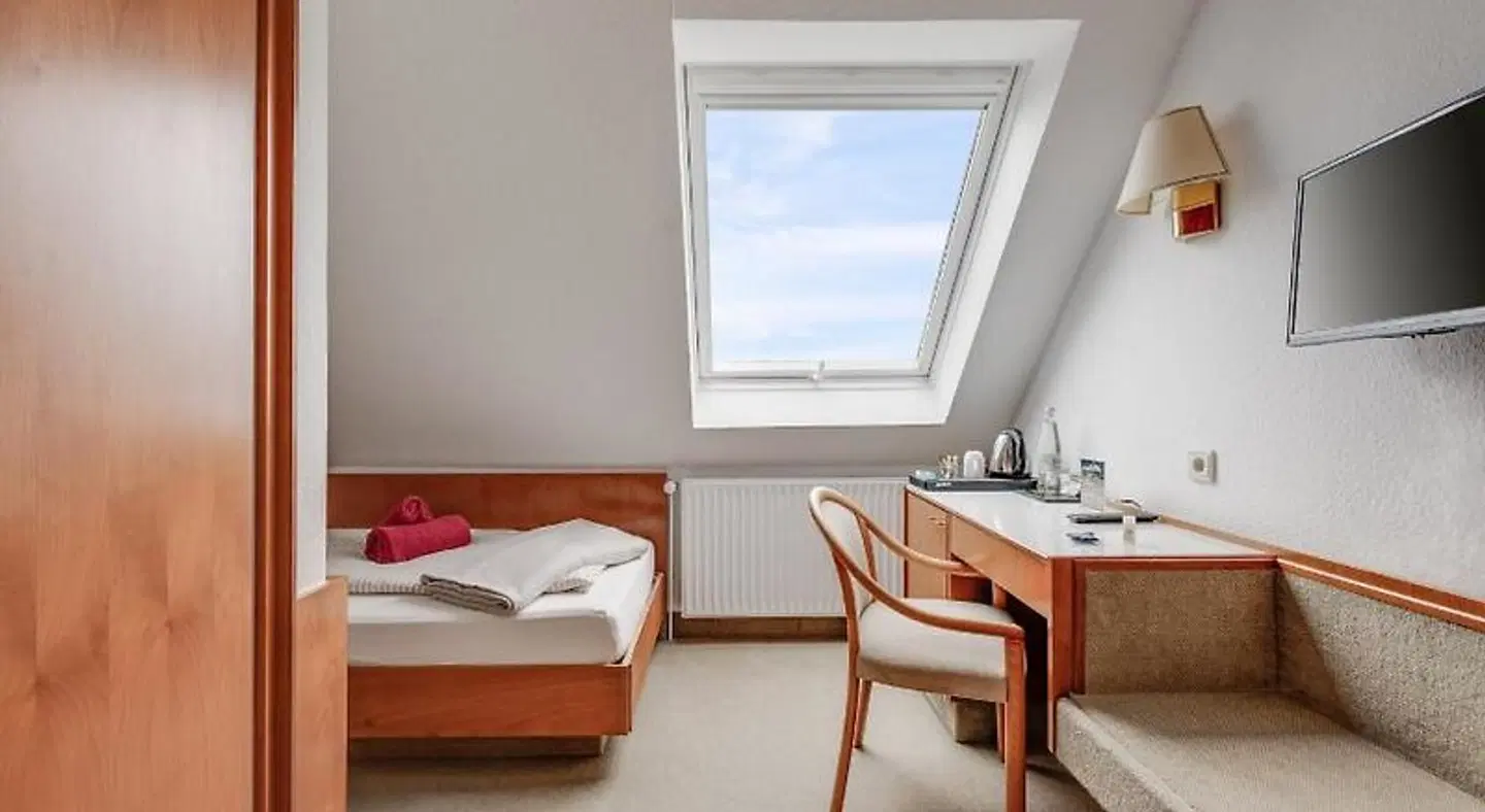 Schomacker ROOM_EXAMPLE